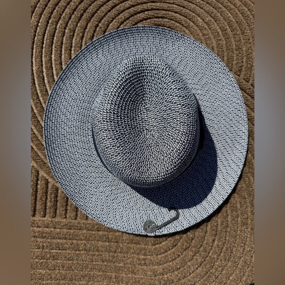 NWT Banana Republic Factory Blue and White Women's Hat Fedora Beach Coastal Lake